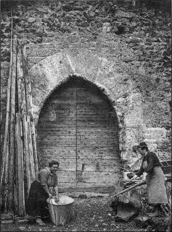 Carte postale ancienne Poterne du château du Roi Cpa