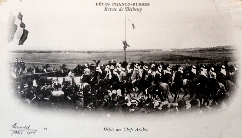 Carte postale ancienne Grandes manoeuvres de l'est 1901 chefs arabes