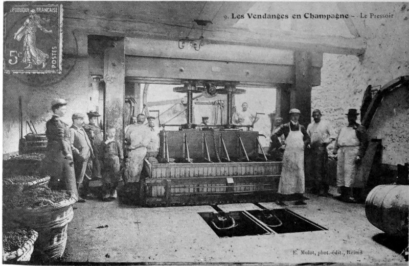 Carte postale ancienne Pressoir en Champagne 1005451