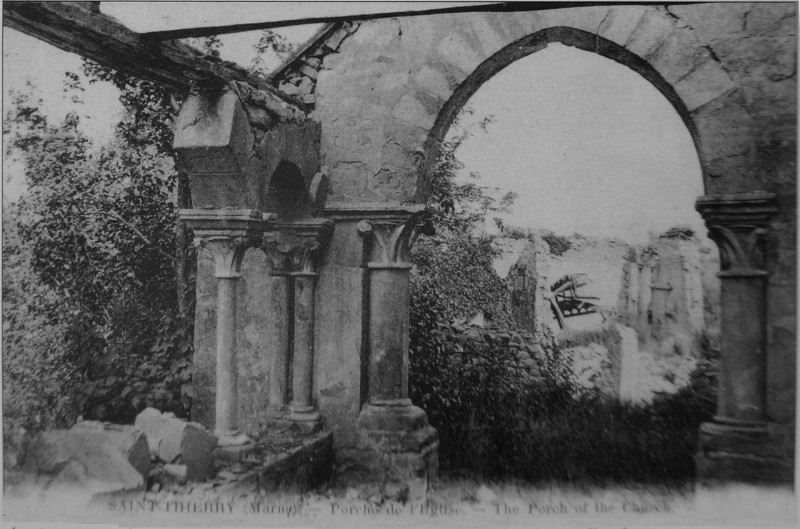 Carte postale ancienne Saint Thierry 1GM et l'église