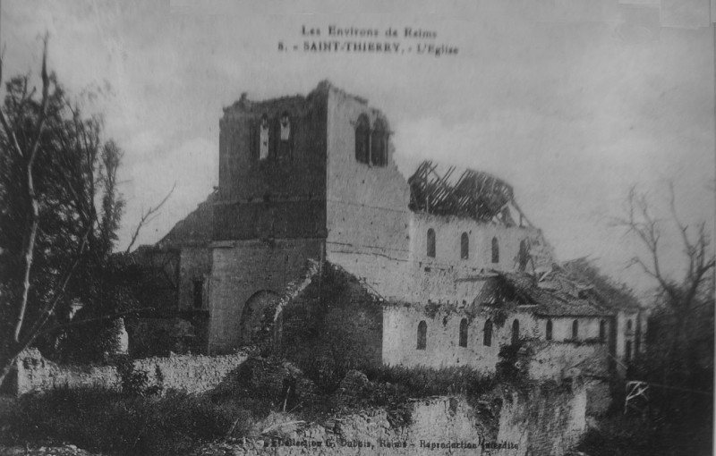 Carte postale ancienne Saint Thierry église et dommages de guerre