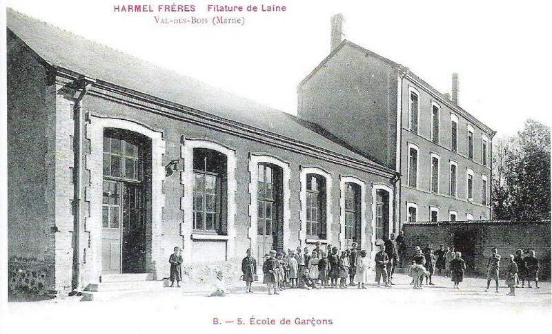 Carte postale ancienne Val des Bois école