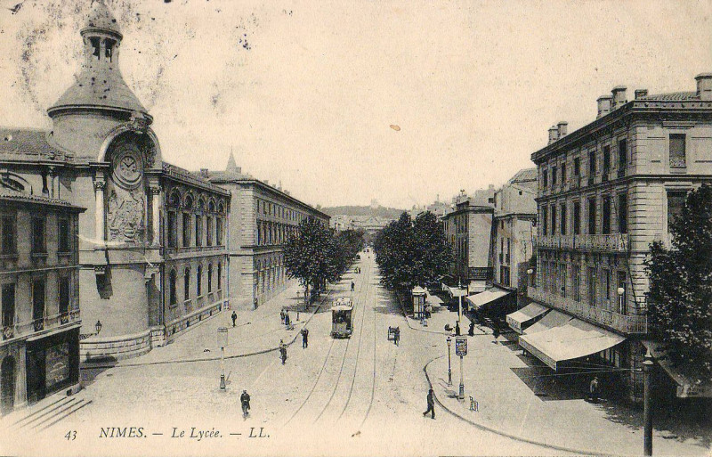 Carte postale ancienne Ll 43 - Nimes - Le Lycée