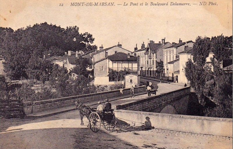 Carte postale ancienne Mont-de-Marsan - Boulevard Delamarre