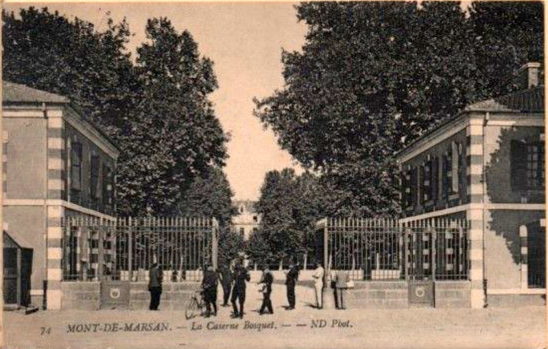 Carte postale ancienne Mont-de-Marsan - Caserne Bosquet 3