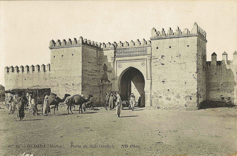 Carte postale ancienne Oujda Porte de Sidi-Ouaheb