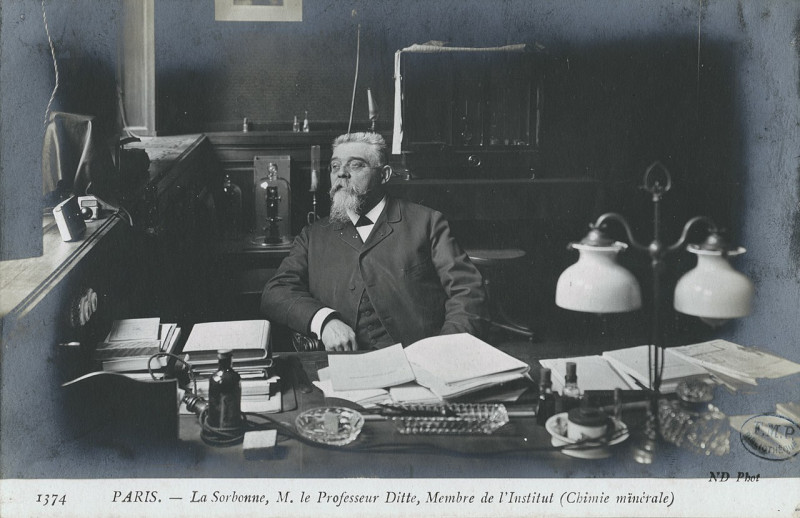 Carte postale ancienne Paris - La Sorbonne, M. le Professeur Ditte, Membre de l'Institut (chi CIPB0069