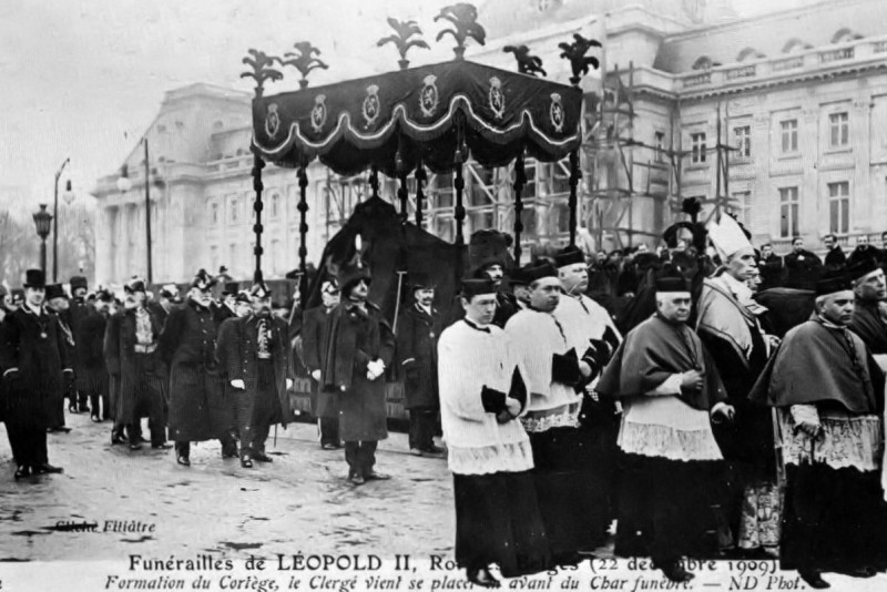 Carte postale ancienne Solemn Funeral of the King