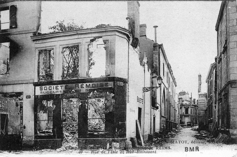 Carte postale ancienne Rue de l'isle trois raisinets 38756