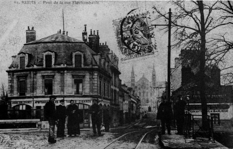 Carte postale ancienne Rue et pont fléchambault 1007205