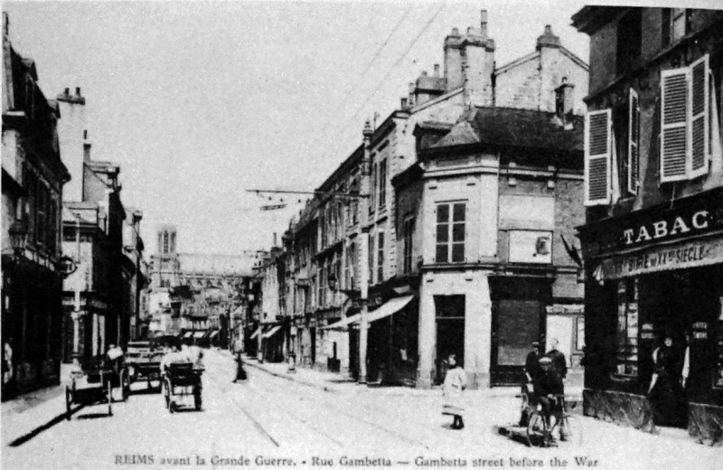 Carte postale ancienne Rue Gambetta 1007189