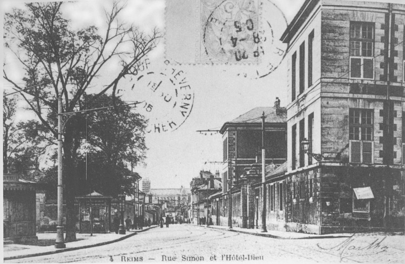 Carte postale ancienne Rue Simon et hôtel Dieu 09753