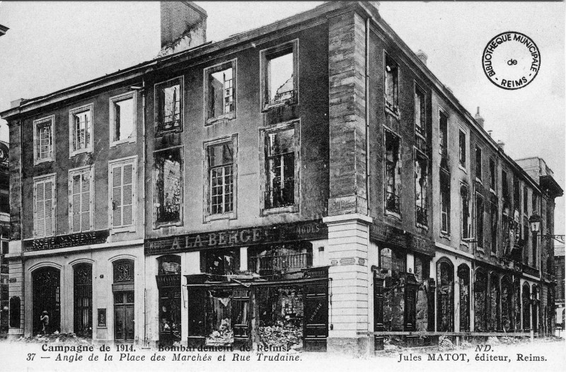 Carte postale ancienne Rue Trudaine Reims 10085237