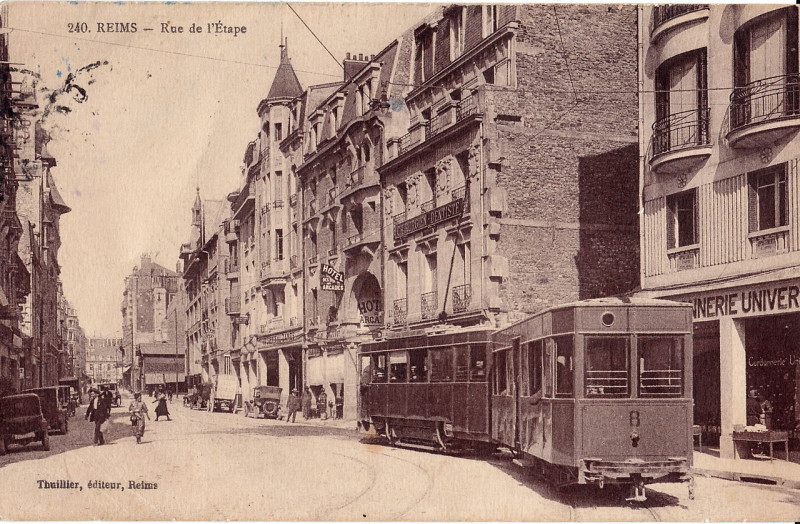 Carte postale ancienne Thuillier 240 - Reims - Rue de l'Etape