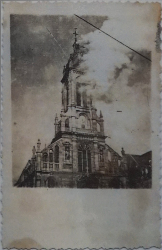 Carte postale ancienne Eglise st maurice en feu façade 1942