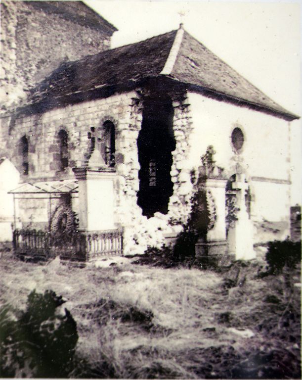 Carte postale ancienne Eglise dégats de guerre