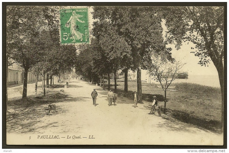 Carte postale ancienne Pauillac - quais 2