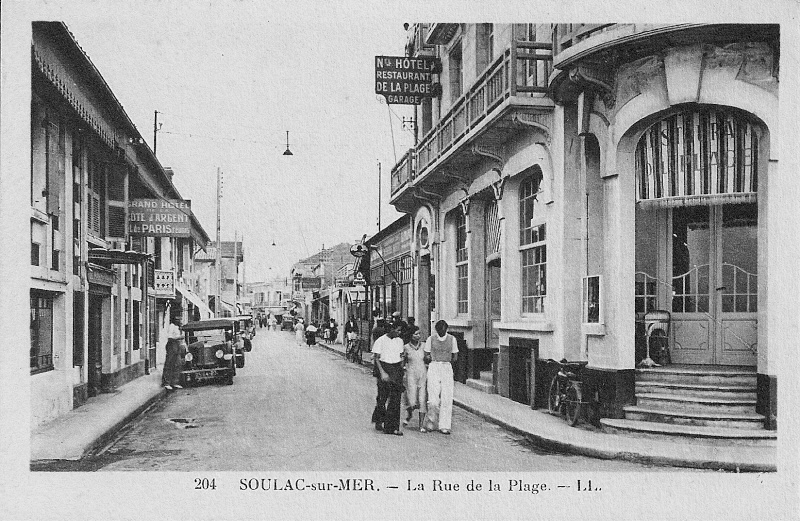 Carte postale ancienne Soulac - rue de la Plage