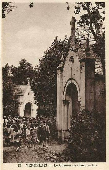 Carte postale ancienne Verdelais - procession de pèlerinage 15