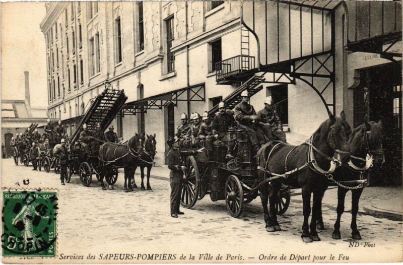 Carte postale ancienne Paris Sapeurs-Pompiers Firefighters Ordre de depart pour le feu