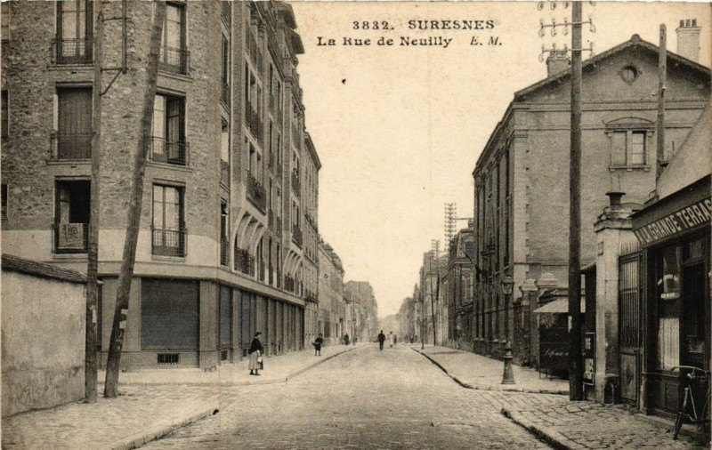 Carte postale ancienne Suresnes.Rue de Neuilly