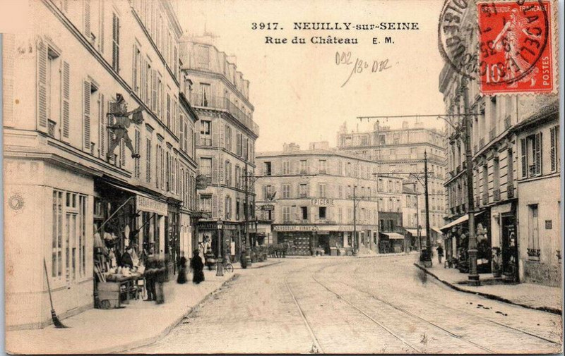 Carte postale ancienne Neuilly.Rue du Château.Carte postale
