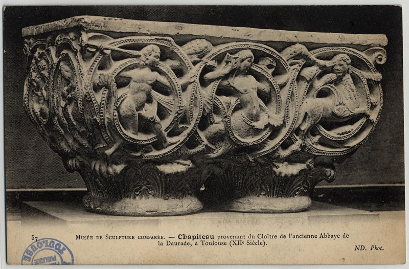Carte postale ancienne 57. Musée de sculpture comparée. Chapiteau provenant du cloître de l'ancienne abbaye de la Daurade, à Toulouse (XIIe siècle). Nd Phot. - FRAC3155 à Toulouse