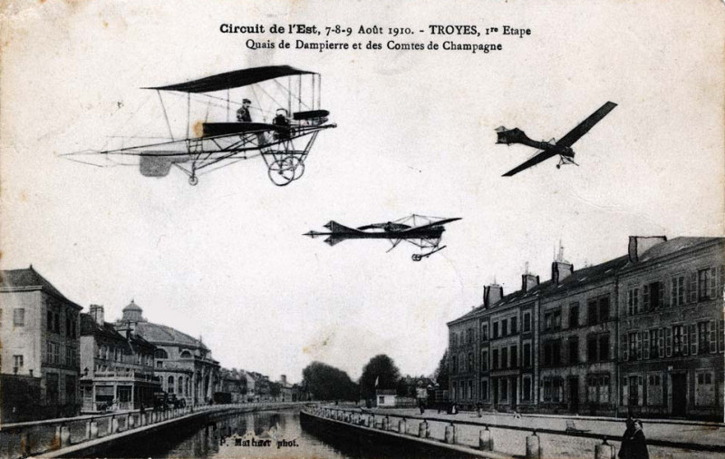 Carte postale ancienne Troyes circuit de l'est à Troyes