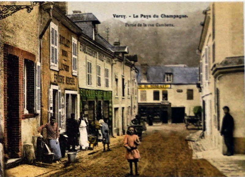 Carte postale ancienne Verzy rue gambetta 8558