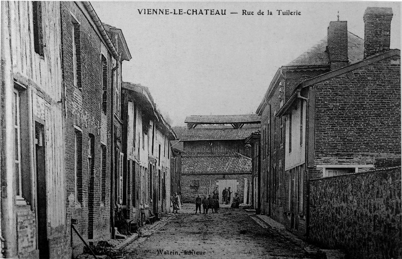 Carte postale ancienne Vienne le chateau tuilerie 100579