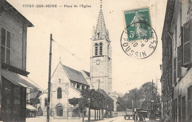 Carte postale ancienne Vitry-sur-Seine.Place de l'église