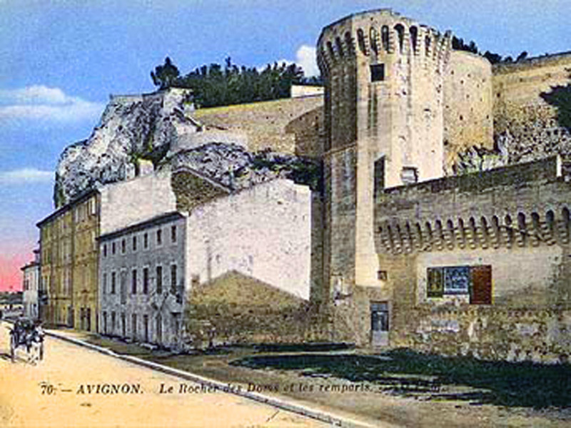 Carte postale ancienne Avignon Remparts du Rocher