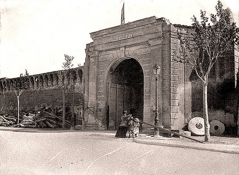 Carte postale ancienne Porte de la Ligne