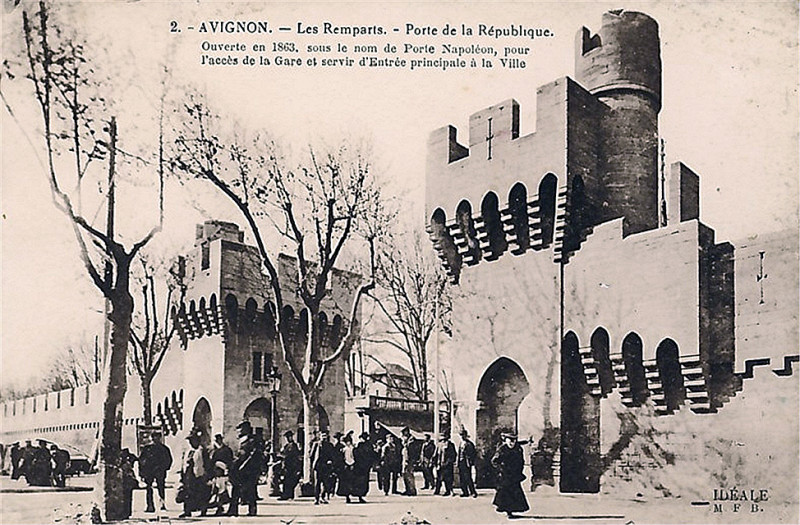 Carte postale ancienne Porte de la République