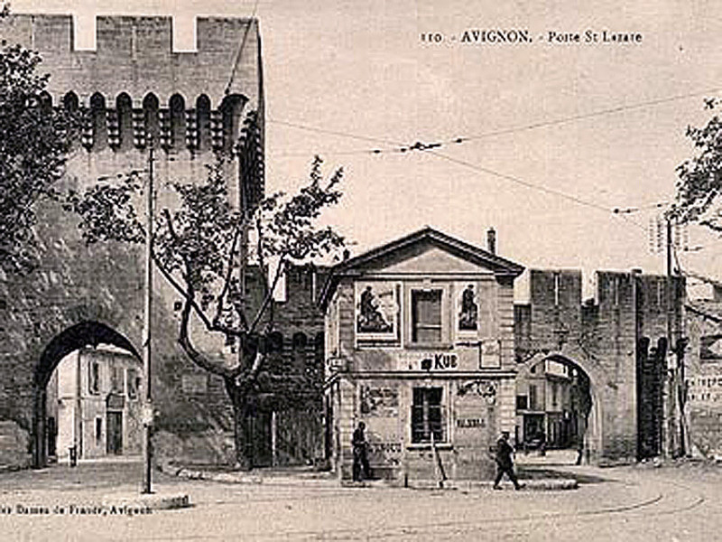 Carte postale ancienne Portes Saint-Lazare