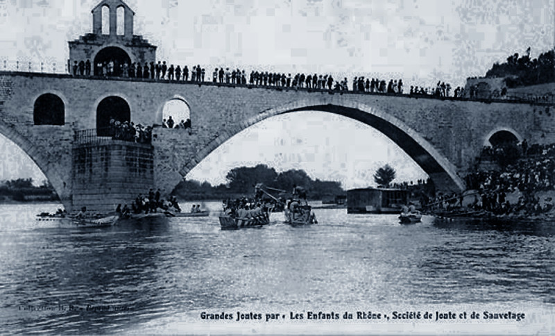 Carte postale ancienne Avignon Joutes sur le Rhône