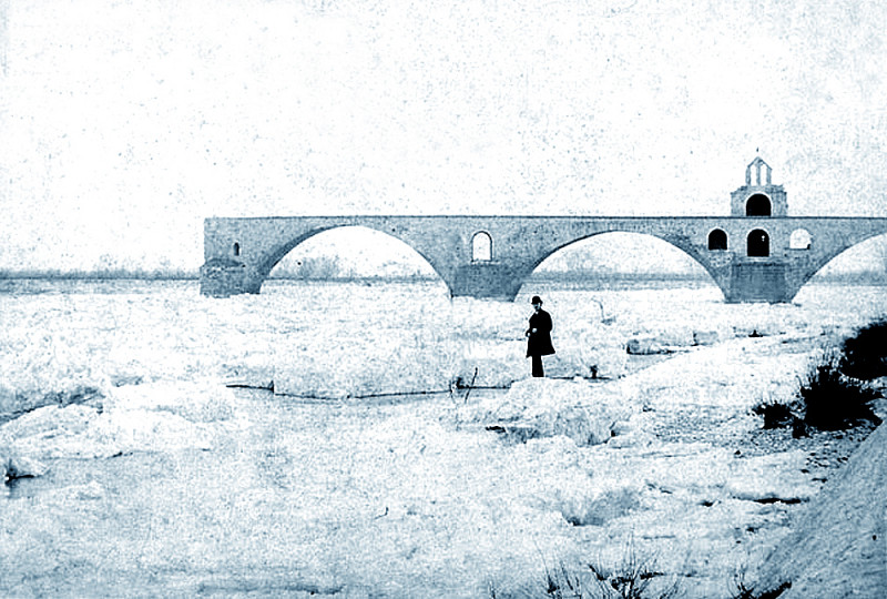 Carte postale ancienne Avignon Le Rhône gelé et le pont Saint-Bénézet en 1891