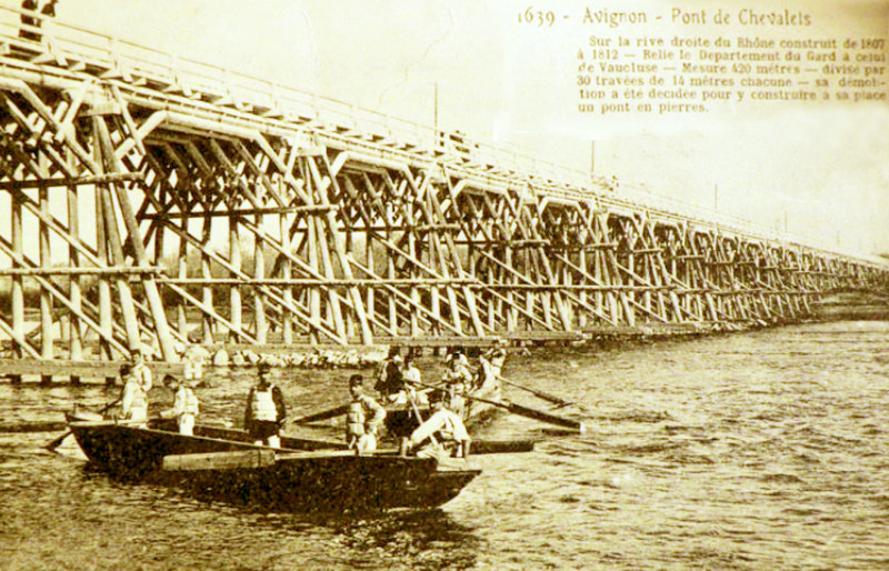 Carte postale ancienne Avignon Pont de chevalets traversant le Rhône