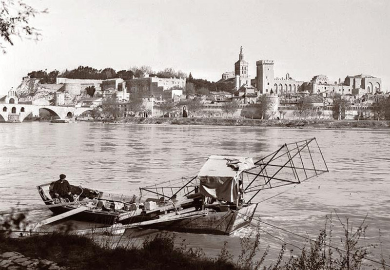 Carte postale ancienne Avignon pêche à l'alose sur le Rhône au vire-vire vers 1900