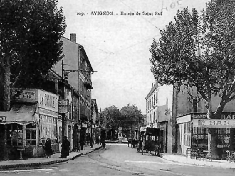 Carte postale ancienne Avignon Entrée du boulevard Saint-Ruf