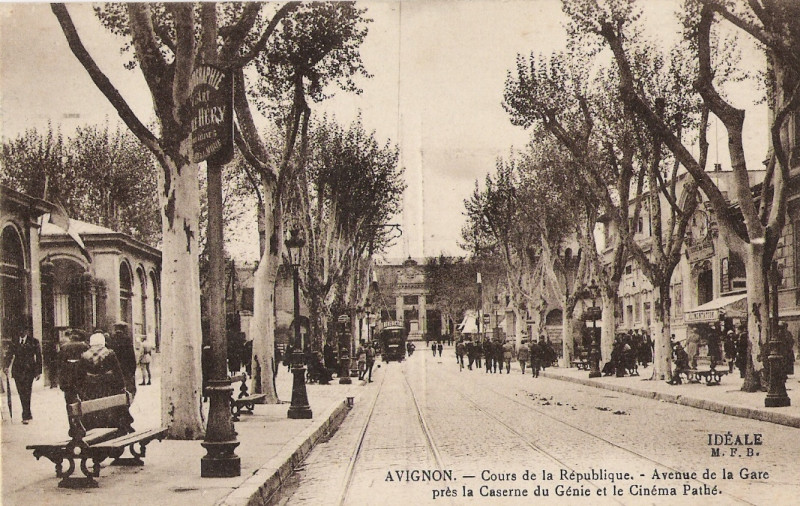 Carte postale ancienne Avignon tramway Gare