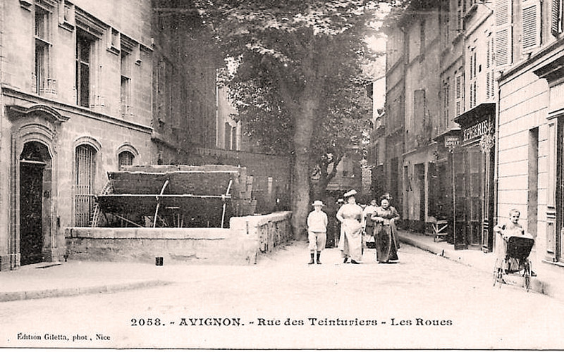 Carte postale ancienne Rue des Teinturiers et maison du Iv de Chiffre