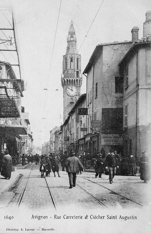 Carte postale ancienne Avignon tramway rue Carreterie