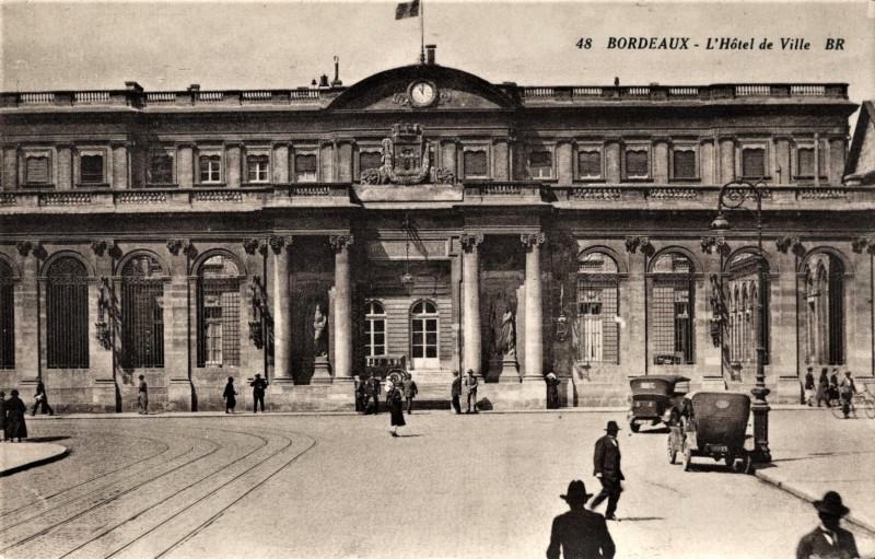 Carte postale ancienne Bordeaux - Hôtel de ville 4 à Bordeaux