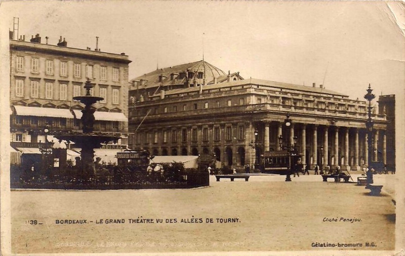 Carte postale ancienne Bordeaux - Le Grand Théâtre à Bordeaux