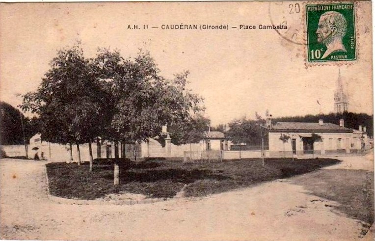 Carte postale ancienne Caudéran - Place Gambetta à Bordeaux