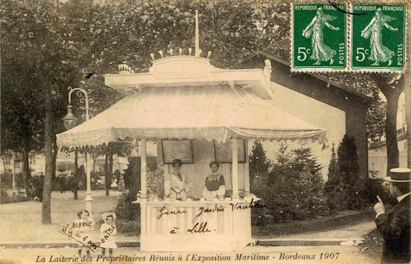 Carte postale ancienne Bordeaux exposition-maritime 1907 Kiosque Laiterie 2 à Bordeaux