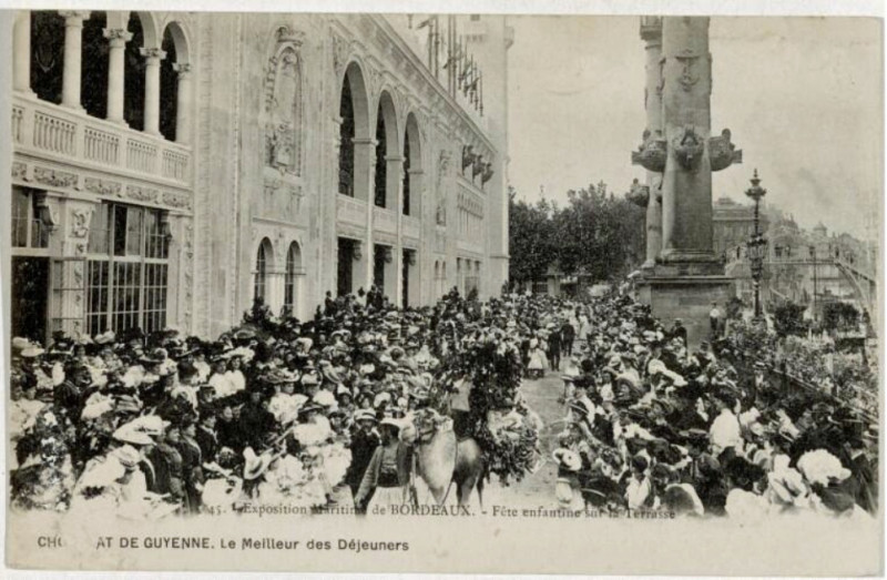 Carte postale ancienne Bordeaux exposition-maritime 1907 la terasse de l'exposition b à Bordeaux