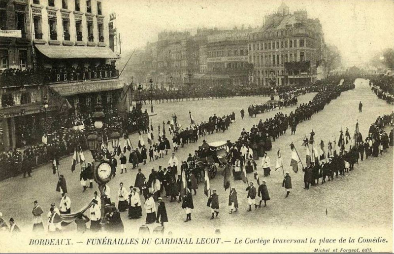 Carte postale ancienne Bordeaux - Cardinal Lecot 4 à Bordeaux