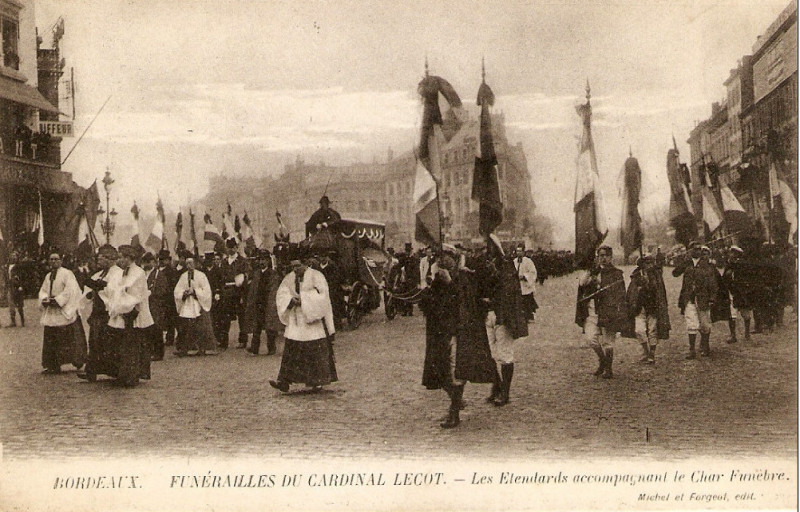 Carte postale ancienne Bordeaux - Cardinal Lecot 7 à Bordeaux
